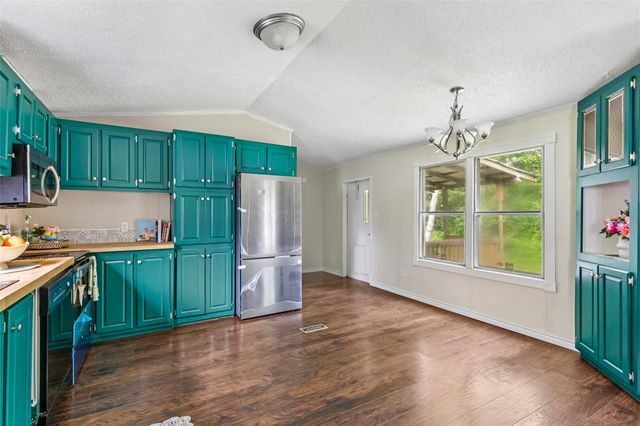 42 County Road 4291, Dayton, TX 77535
