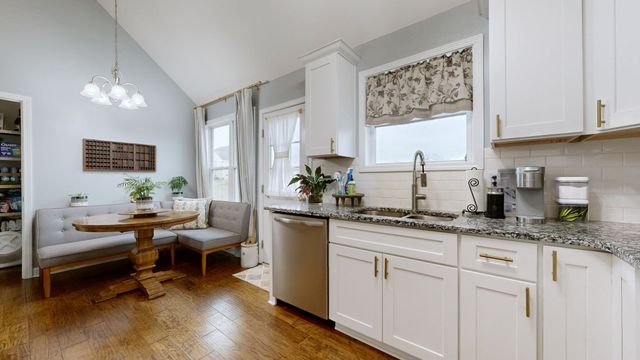 1027 Meridian Dr, Castalian Springs, TN 37031