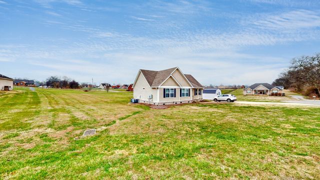 1027 Meridian Dr, Castalian Springs, TN 37031