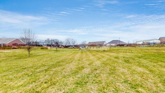 1027 Meridian Dr, Castalian Springs, TN 37031