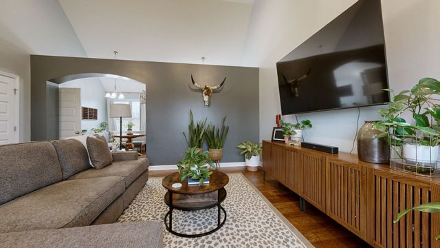 1027 Meridian Dr, Castalian Springs, TN 37031