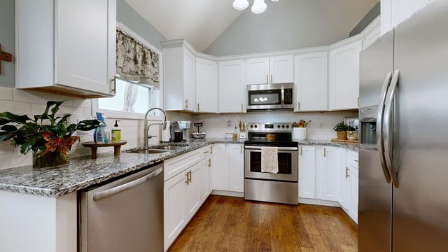 1027 Meridian Dr, Castalian Springs, TN 37031