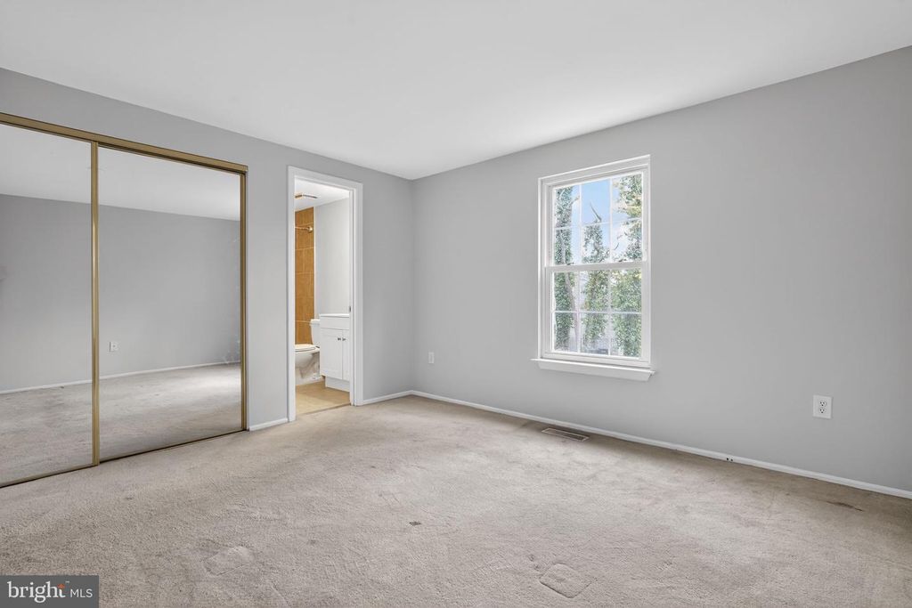 Image 11 of property listing at 2587 ROBINSON PL, Waldorf, MD 20602