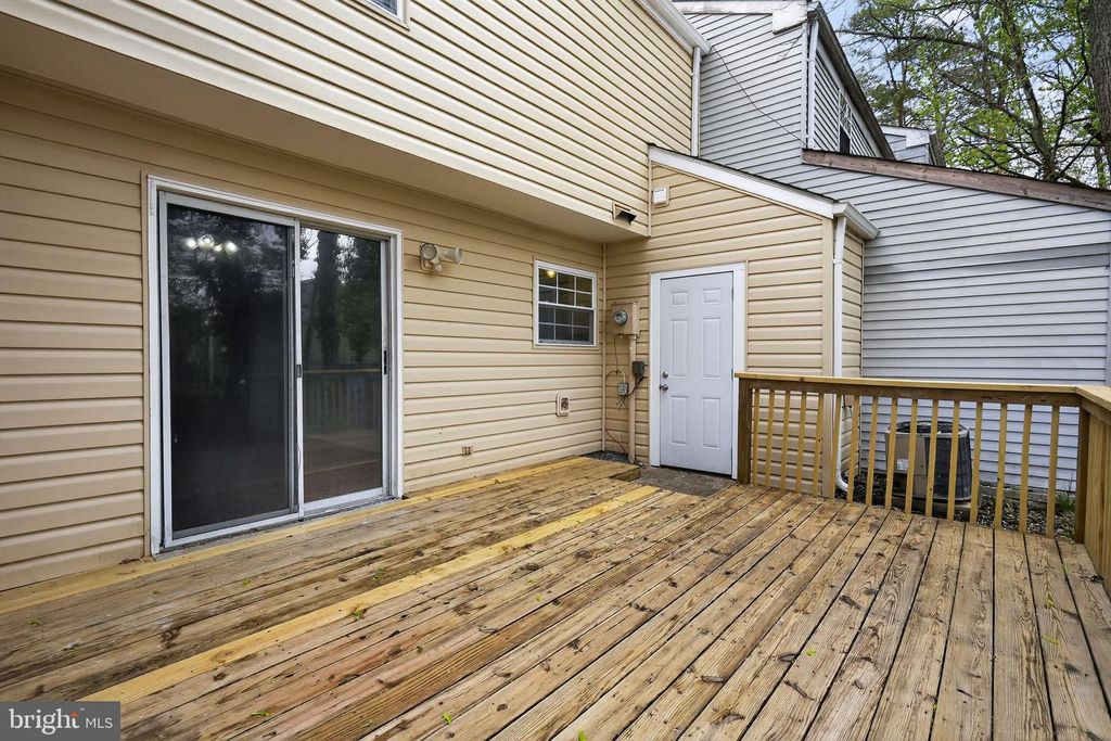 Image 15 of property listing at 2587 ROBINSON PL, Waldorf, MD 20602