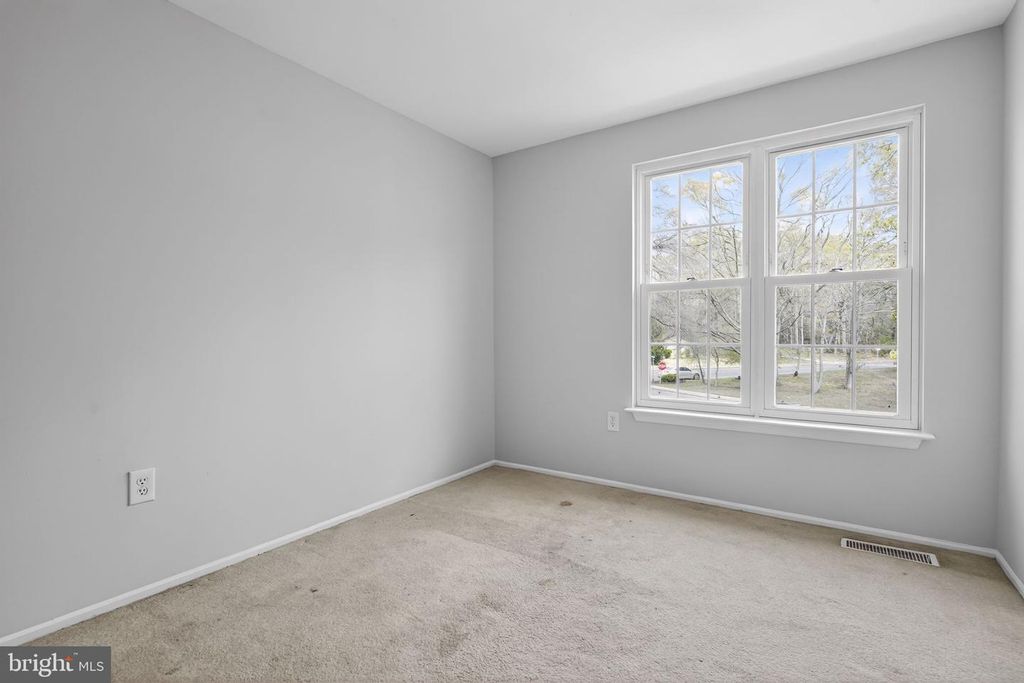 Image 10 of property listing at 2587 ROBINSON PL, Waldorf, MD 20602