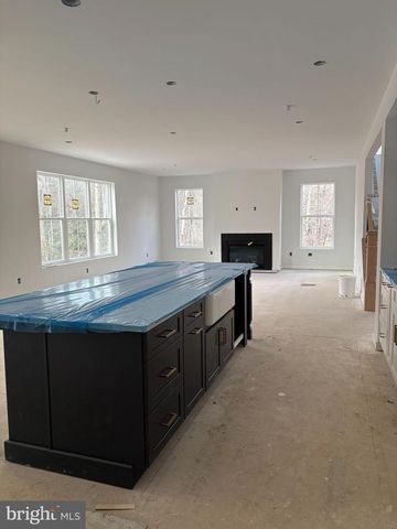 8308 PATIENCE LN, Millersville, MD 21108