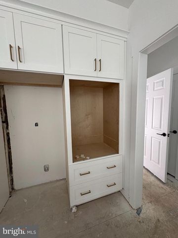 8308 PATIENCE LN, Millersville, MD 21108