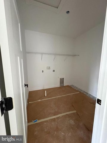 8308 PATIENCE LN, Millersville, MD 21108