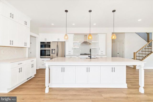 8308 PATIENCE LN, Millersville, MD 21108