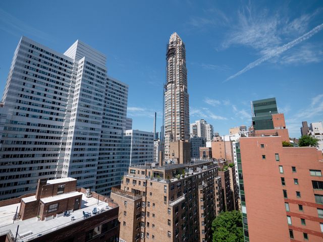 233 E 69th St Apt 15O, New York City, NY 10021