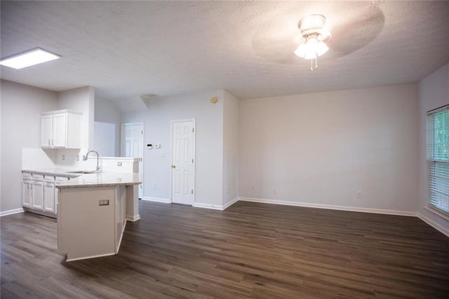 649 Kenridge Drive, Suwanee, GA 30024