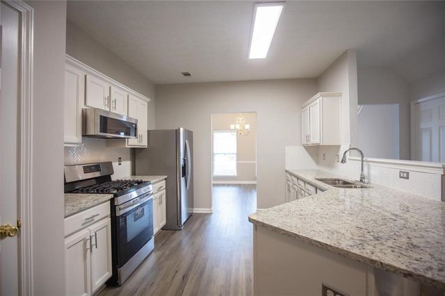 649 Kenridge Drive, Suwanee, GA 30024