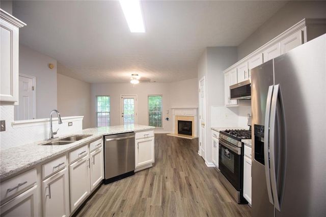 649 Kenridge Drive, Suwanee, GA 30024