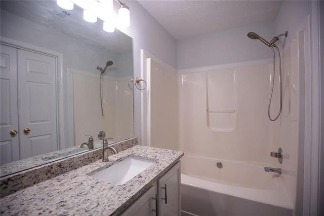 649 Kenridge Drive, Suwanee, GA 30024