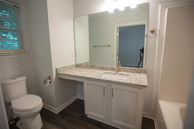 649 Kenridge Drive, Suwanee, GA 30024