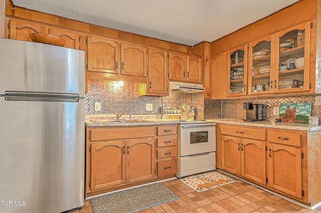1218 East Sevier Avenue, Kingsport, TN 37664