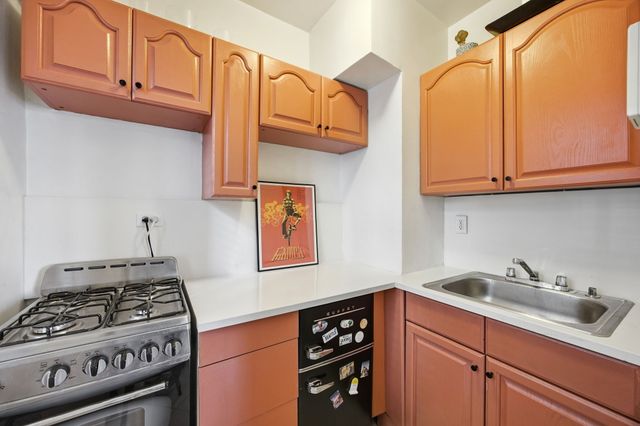 310 E 49th St Apt 12B, New York City, NY 10017