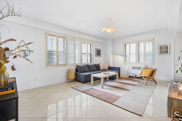 310 E 49th St Apt 12B, New York City, NY 10017