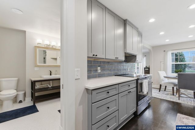 4170 45th Av NE, Salem, OR 97305