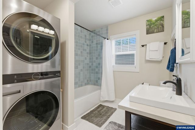 4170 45th Av NE, Salem, OR 97305