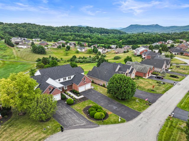 466 Summit Ridge RD, Daleville, VA 24083