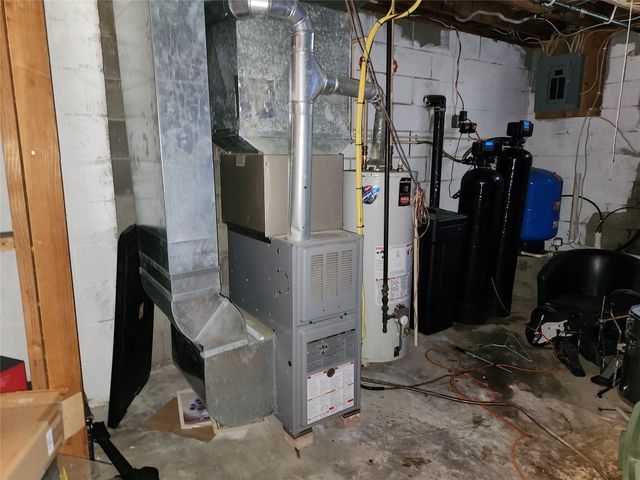 7595 STERRETTANIA Road, Fairview, PA 16415