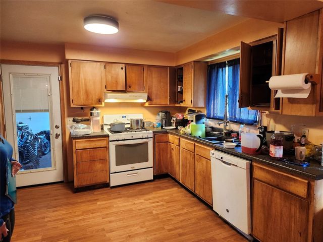 7595 STERRETTANIA Road, Fairview, PA 16415