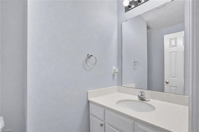 1155 Somerset Crossing Lane, Kernersville, NC 27284