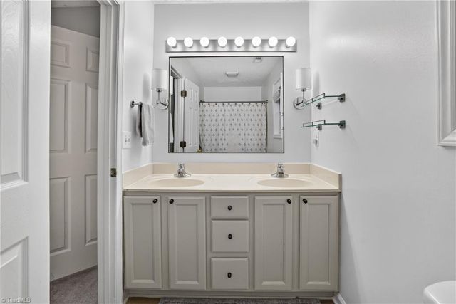 1155 Somerset Crossing Lane, Kernersville, NC 27284