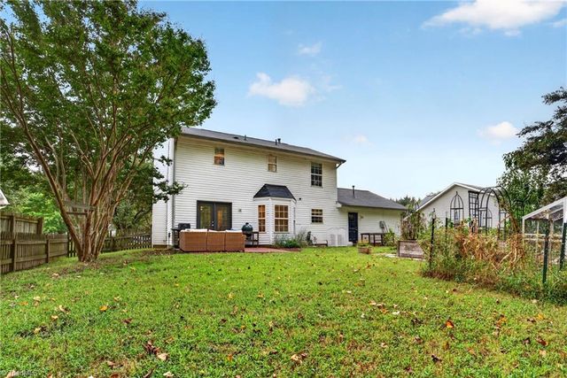 1155 Somerset Crossing Lane, Kernersville, NC 27284