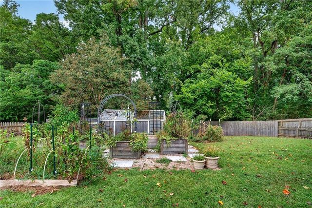 1155 Somerset Crossing Lane, Kernersville, NC 27284