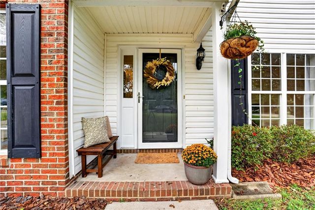 1155 Somerset Crossing Lane, Kernersville, NC 27284
