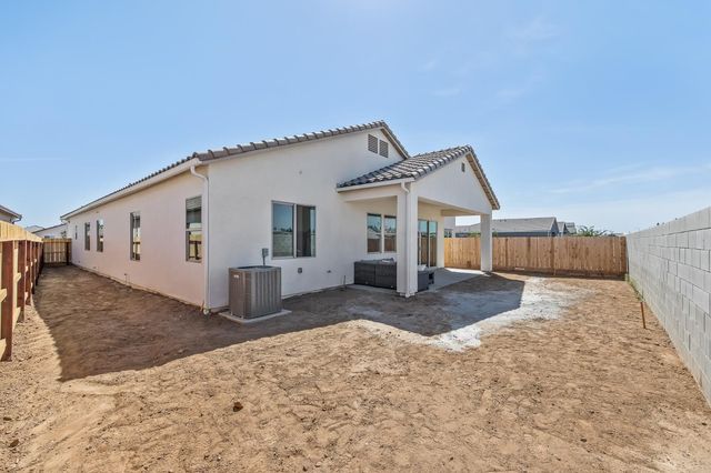 7210 W Ashcroft Avenue, Fresno, CA 93723