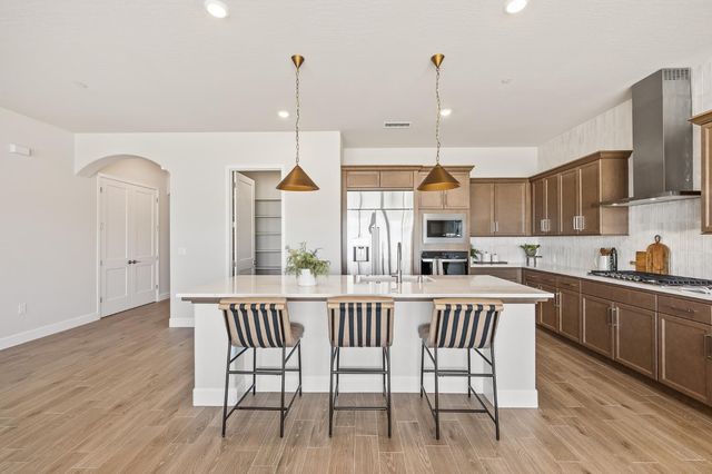 7210 W Ashcroft Avenue, Fresno, CA 93723