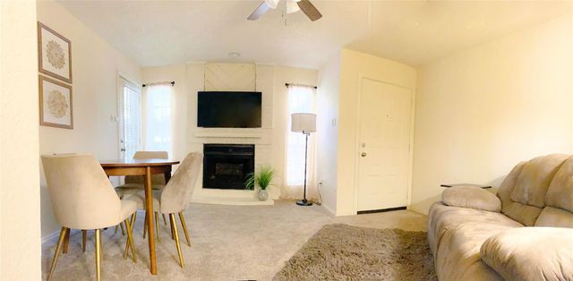 3210 S Fielder Road, Arlington, TX 76015