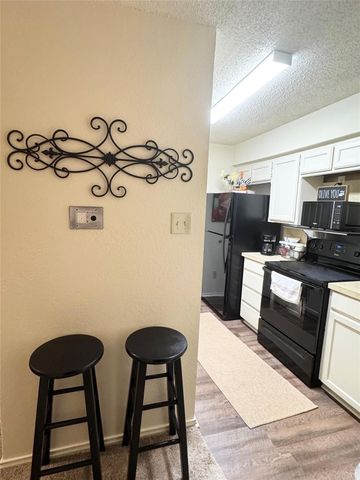 3210 S Fielder Road, Arlington, TX 76015