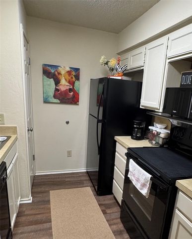 3210 S Fielder Road, Arlington, TX 76015