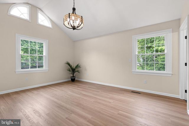 14 HIDDEN VALLEY DR, Newark, DE 19711
