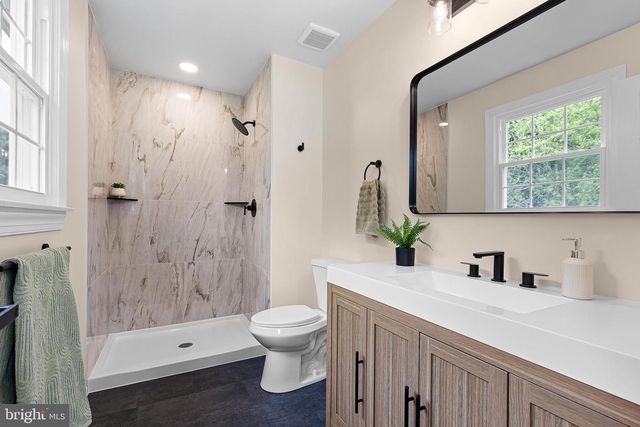 14 HIDDEN VALLEY DR, Newark, DE 19711