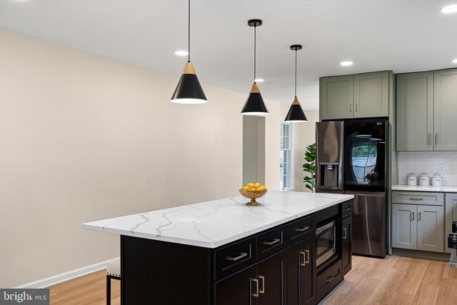 14 HIDDEN VALLEY DR, Newark, DE 19711