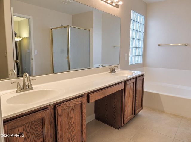 4309 E ROCKLEDGE Road, Phoenix, AZ 85044
