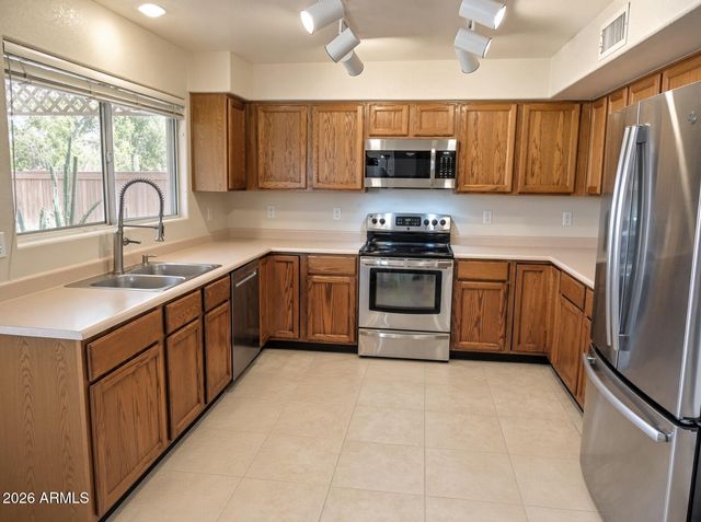 4309 E ROCKLEDGE Road, Phoenix, AZ 85044
