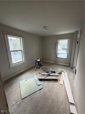 10708 Grantwood Avenue, Cleveland, OH 44108