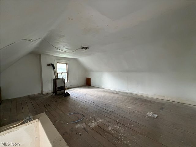 10708 Grantwood Avenue, Cleveland, OH 44108