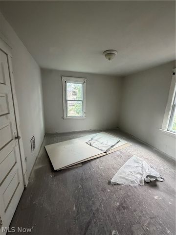 10708 Grantwood Avenue, Cleveland, OH 44108