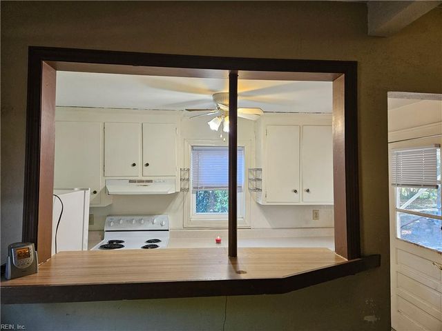 2 Boeing AVE, Hampton, VA 23669