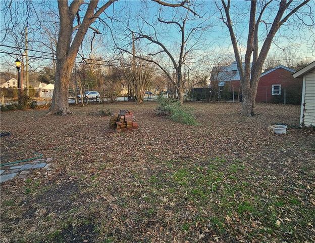 2 Boeing AVE, Hampton, VA 23669