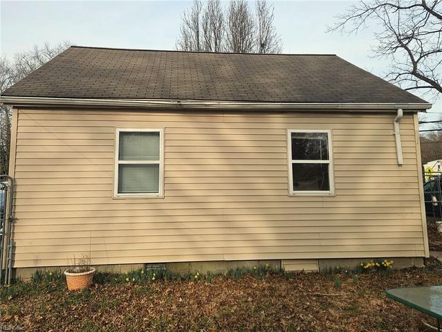 2 Boeing AVE, Hampton, VA 23669