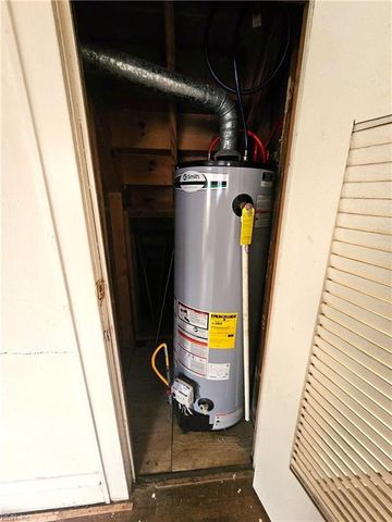 2 Boeing AVE, Hampton, VA 23669