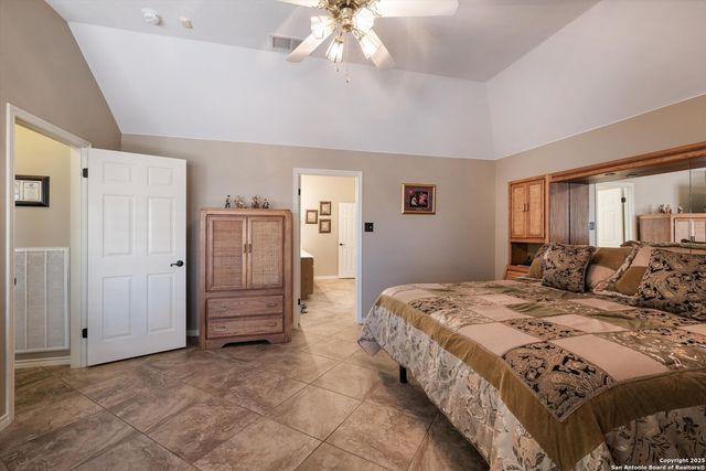 9115 Dapple Gray Ct, San Antonio, TX 78251